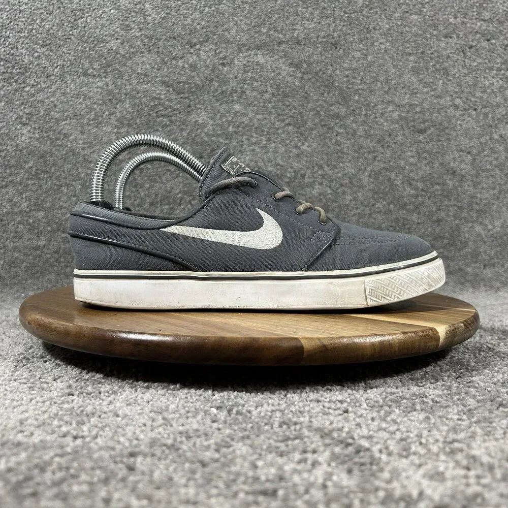 Nike SB Zoom Stefan Janoski 615957-027 Mens Sz 7 Gray Skate Athletic Shoes Used